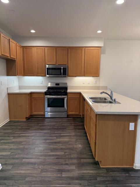 Detail Gallery Image 6 of 10 For 727 Anastasia Ct, El Cajon,  CA 92020 - 3 Beds | 2/1 Baths