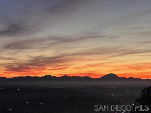 4258 Summit Drive, La Mesa CA: https://media.crmls.org/mediaz/0a282c19-7011-42be-b71f-3ac71e640d35.jpg