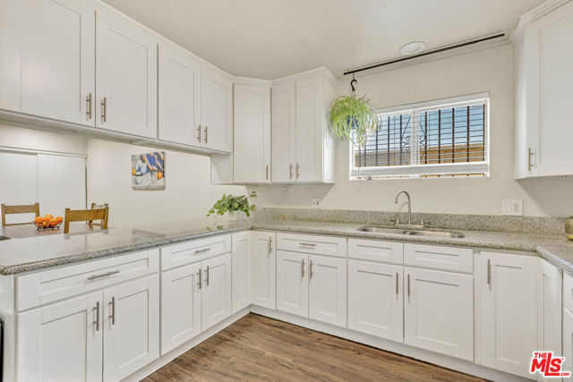 433 E 97th Street, Los Angeles CA: https://media.crmls.org/mediaz/0a28a7d1-8570-433a-a56b-9578444f48d7.jpg