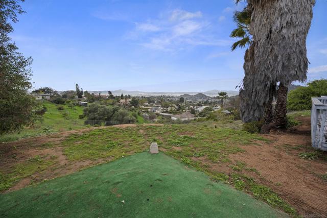 8016 Sterling Dr, El Cajon CA: https://media.crmls.org/mediaz/0a28ef37-0c3f-4f3d-a265-4488ac4fb769.jpg