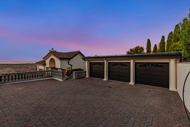 25691 Whip Road, Monterey CA: https://media.crmls.org/mediaz/0a292f49-a0db-441f-8224-06254fcaaace.jpg