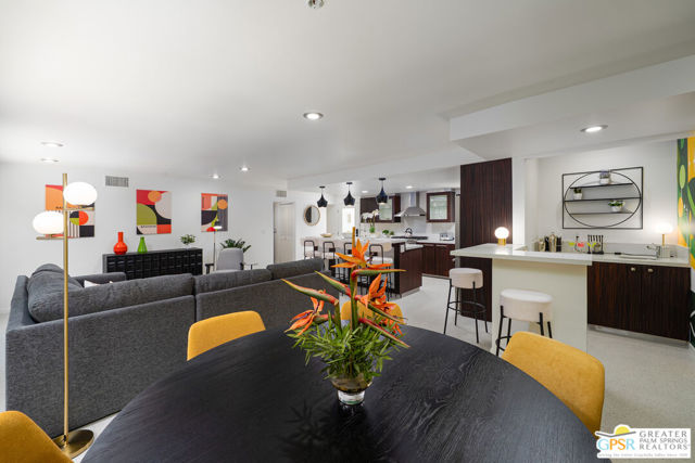 588 E San Lorenzo Road, Palm Springs CA: https://media.crmls.org/mediaz/0a298b3e-e049-4237-ac32-e274478cb413.jpg
