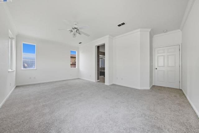 775 Sweetwood Ln, Patterson CA: https://media.crmls.org/mediaz/0a29dbc9-a234-4708-af23-4b84fa519294.jpg