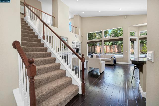 139 Shelterwood Ln, Danville CA: https://media.crmls.org/mediaz/0a29f8fb-dfa4-41f0-965b-94fc488d0b41.jpg
