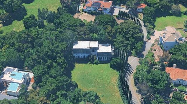 11027 Eastbrook Avenue, Los Altos Hills CA: https://media.crmls.org/mediaz/0a2a6d9c-171a-4958-853c-9442b72b566a.jpg
