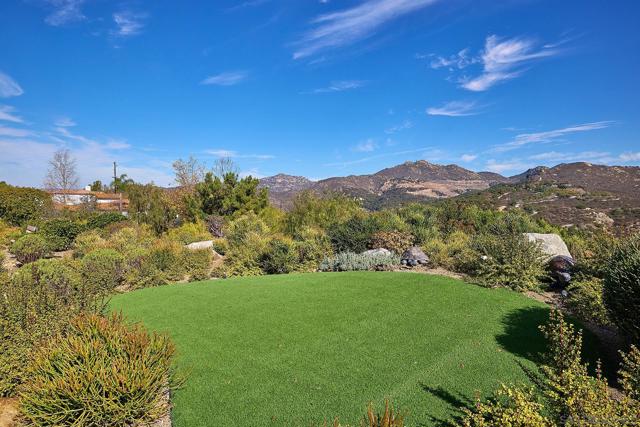 17010 Butterfield Trl, Poway CA: https://media.crmls.org/mediaz/0a2ac0d0-17d3-4d69-a263-76022fb28899.jpg