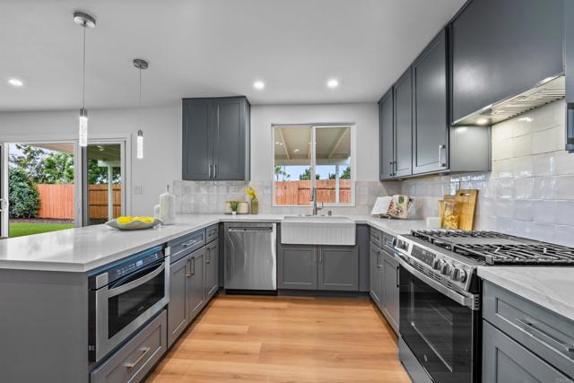 Detail Gallery Image 14 of 27 For 6266 Lake Aral Dr, San Diego,  CA 92119 - 3 Beds | 2 Baths