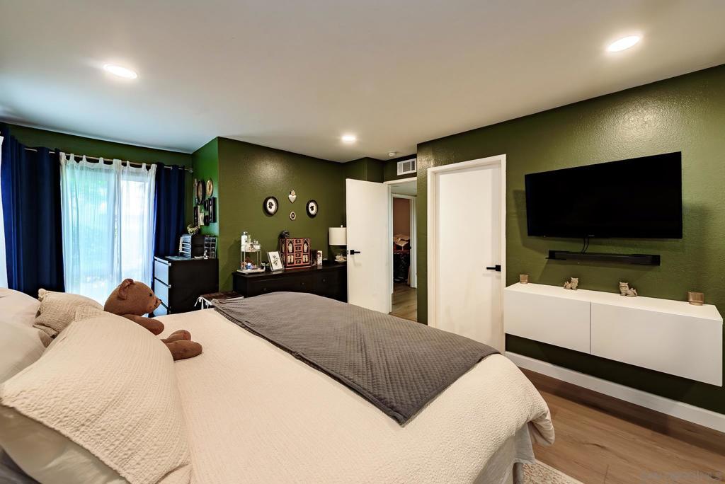 9149 Village Glen - photo 15