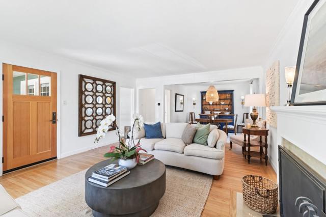 2061 Oakley Avenue, Menlo Park CA: https://media.crmls.org/mediaz/0a2c7c85-61cf-4f87-8c4e-f7045b4da161.jpg