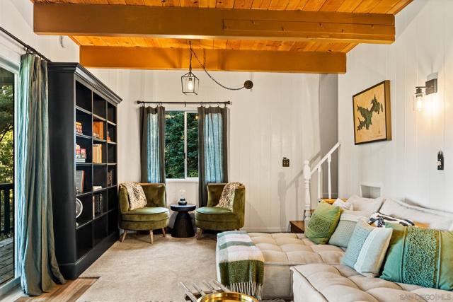 720 Buckingham Sq, Lake Arrowhead CA: https://media.crmls.org/mediaz/0a2c7d06-6ff5-4109-b8c3-0ec088073e50.jpg