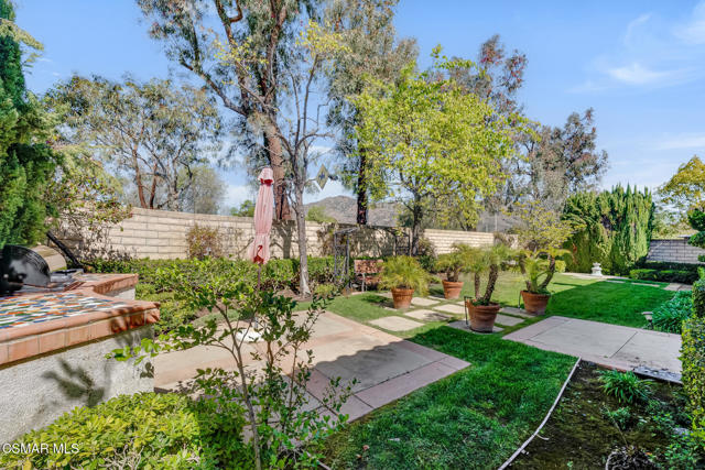 5199 Via Dolores, Newbury Park CA: https://media.crmls.org/mediaz/0a2cbc01-4b8e-4787-b308-42437c0bd332.jpg