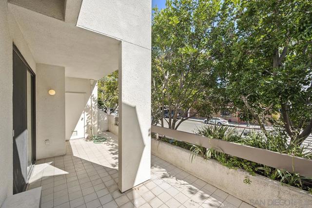 701 Kettner Blvd, San Diego CA: https://media.crmls.org/mediaz/0a2cf8ae-19de-4d6d-963c-fbadcc2ed259.jpg