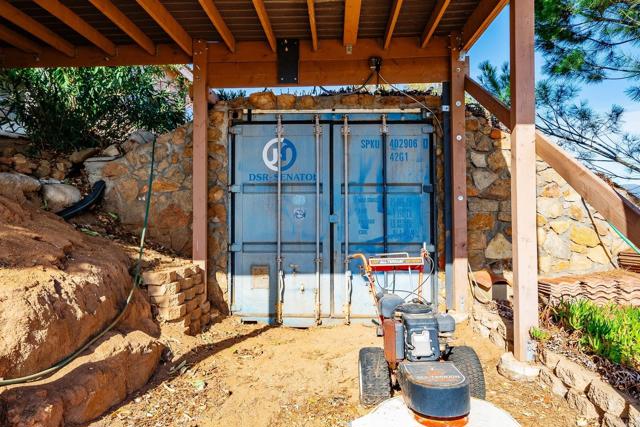 1185 Cedar Summit Drive, Ramona CA: https://media.crmls.org/mediaz/0a2d392c-38b9-4746-8407-a070f89d92a9.jpg