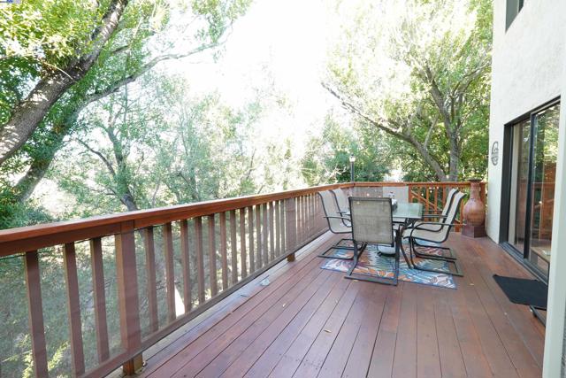 Image 3 of 29 For 19007 Mount Hood Way