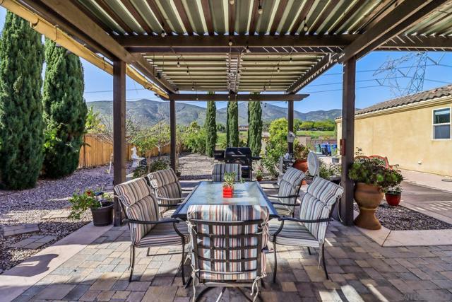 3043 Adams Ranch Ct, Chula Vista CA: https://media.crmls.org/mediaz/0a2e5325-5d3e-47ec-8166-2f3f60f92d76.jpg