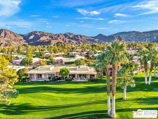 47425 Medina Drive, Palm Desert CA: https://media.crmls.org/mediaz/0a2eca6f-7139-4c41-bba9-130c0fe694bd.jpg