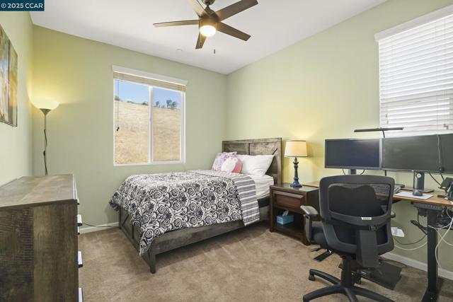 2536 Tomales Bay Dr, Bay Point CA: https://media.crmls.org/mediaz/0a2f0038-b14e-4baa-8f08-4fda553993e7.jpg