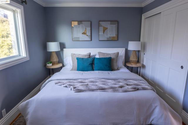 661 Peralta Ave Unit 3, San Francisco CA: https://media.crmls.org/mediaz/0a2f3d8b-2544-4025-b7af-a03f2b512c64.jpg