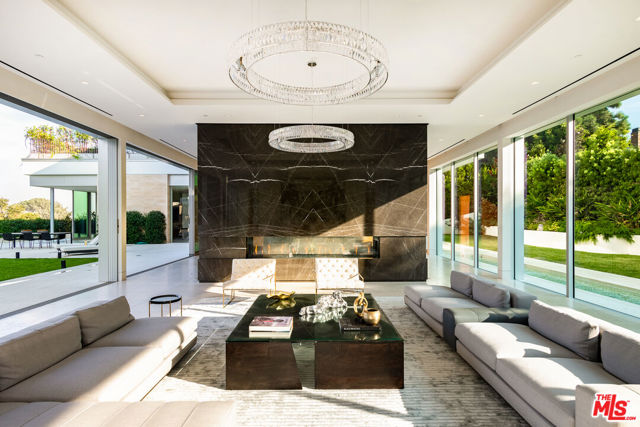 642 Perugia Way, Los Angeles CA: https://media.crmls.org/mediaz/0a2f607b-58fd-46a2-9783-41b33f5859e4.jpg