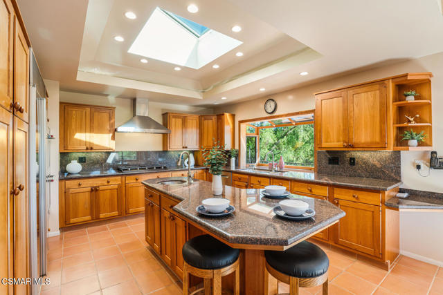 356 Laguna Terrace, Simi Valley CA: https://media.crmls.org/mediaz/0a2f97eb-c3ca-4011-84d6-5721c9b20fbc.jpg