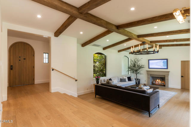 4435 Encinas Drive, La Canada Flintridge CA: https://media.crmls.org/mediaz/0a2fd9f9-8c53-4127-8fff-b83aaeaeddcb.jpg