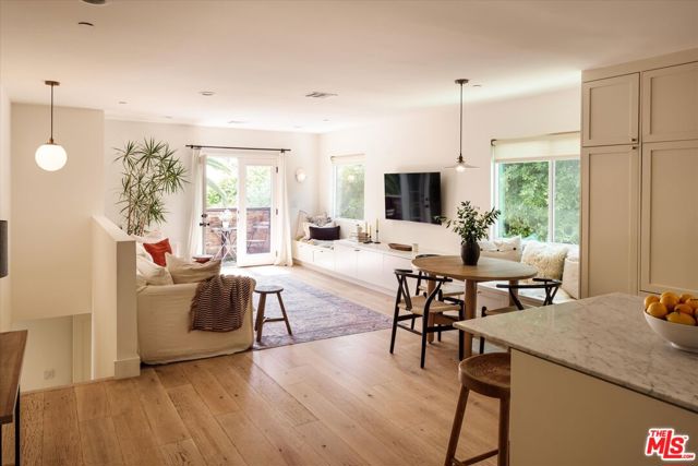3746 Randolph Avenue, Los Angeles CA: https://media.crmls.org/mediaz/0a30070d-5c33-4ca3-b60e-899f451940b9.jpg