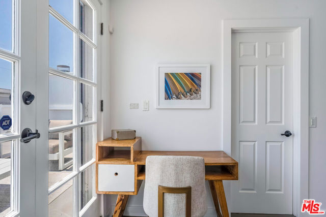 2622 2nd Street, Santa Monica CA: https://media.crmls.org/mediaz/0a300df6-14dc-4713-87f4-951a659e7462.jpg