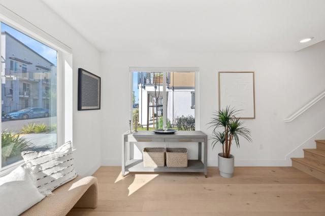 2815 Crusader, Alameda CA: https://media.crmls.org/mediaz/0a308097-dd7c-4ffe-8247-d78de0c83c47.jpg
