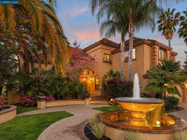 4640 Kingswood Dr, Danville CA: https://media.crmls.org/mediaz/0a30b5cb-2f2d-4387-9524-d76f0aaf76e1.jpg