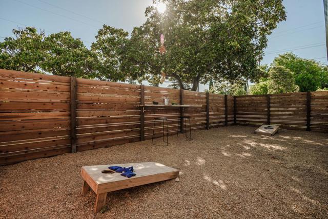 308 B Street, Redwood City CA: https://media.crmls.org/mediaz/0a31111b-de10-471e-8181-6272cbba72a6.jpg