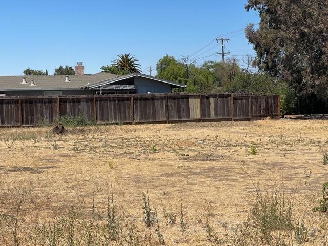 1591 Hillcrest Road, Hollister CA: https://media.crmls.org/mediaz/0a31239c-8361-485e-abf2-e3296f4bbfd6.jpg