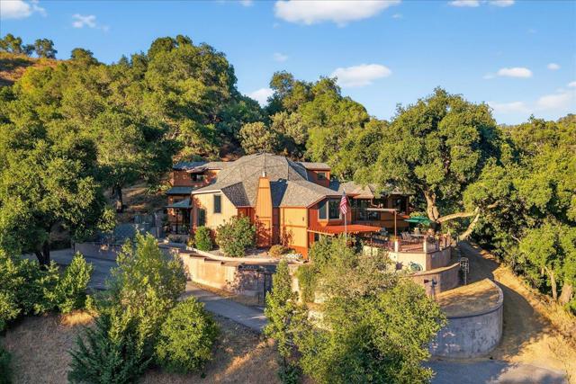 5224 Twin Falls Road, Morgan Hill CA: https://media.crmls.org/mediaz/0a312f57-3cd3-4139-832b-cdb79ae5e82e.jpg