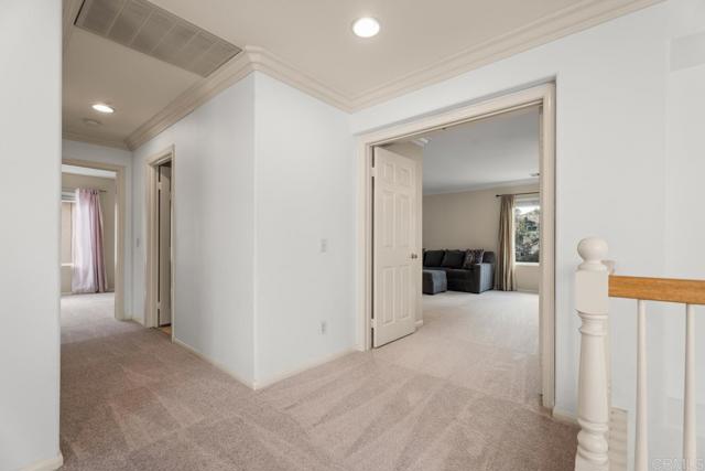 Detail Gallery Image 18 of 44 For 1959 Oxford Ct, Vista,  CA 92081 - 3 Beds | 2/1 Baths