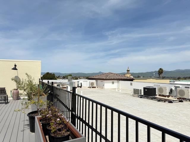 400 San Benito Street, Hollister CA: https://media.crmls.org/mediaz/0a332028-1922-49b3-b763-8bcda582ae41.jpg