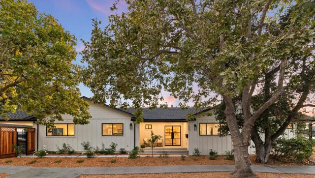 620 Iris Street, Redwood City CA: https://media.crmls.org/mediaz/0a341c8a-0c4e-4894-8c44-4e7202a798b6.jpg