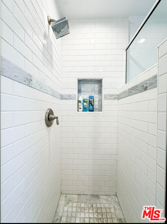 https://media.crmls.org/mediaz/0a346c1a-6b07-4c10-be9b-2302fccc7494.jpg?preset=X-Large