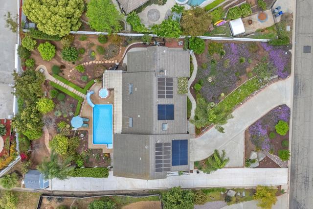 620 Lacrosse Place, Escondido CA: https://media.crmls.org/mediaz/0a349682-a57c-4c60-8fc5-18cdd9316466.jpg