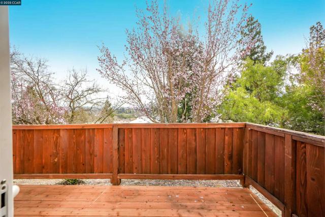 314 Skyline Dr, San Ramon CA: https://media.crmls.org/mediaz/0a354b11-02b1-4bf6-be55-af33bfd0f2d5.jpg