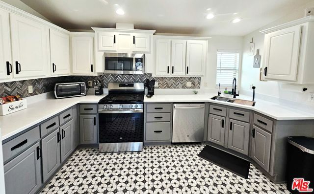 3838 Indian Cove Road,  CA: https://media.crmls.org/mediaz/0a358d1e-f1a9-4905-965f-1e8fcbc4893c.jpg