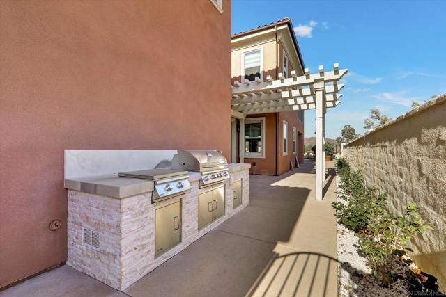 16231 Sunny Summit Dr, San Diego CA: https://media.crmls.org/mediaz/0a3662f9-2ad1-4316-a89a-d80471fe54c5.jpg