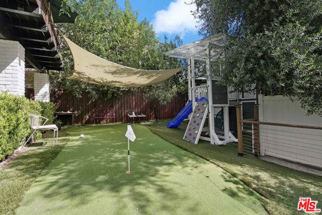 5527 Columbus Avenue, Sherman Oaks CA: https://media.crmls.org/mediaz/0a37be35-5383-4f03-a60a-fd8fc011f180.jpg