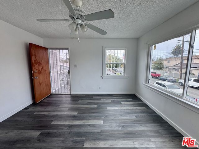858 W 88th Street, Los Angeles CA: https://media.crmls.org/mediaz/0a385922-1dc6-4dcd-ba25-41f95f63961b.jpg
