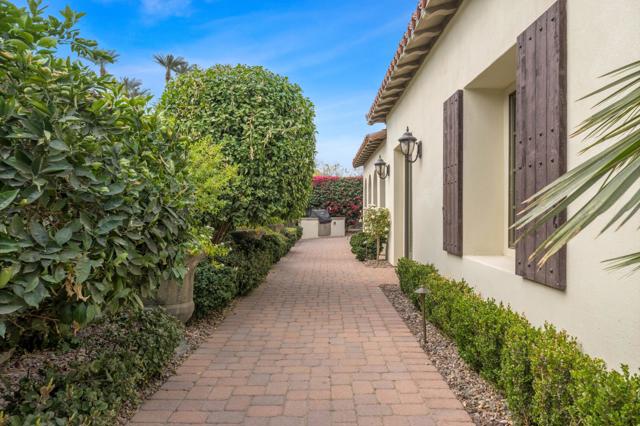 75065 Promontory Place, Indian Wells CA: https://media.crmls.org/mediaz/0a388fe5-7347-4b83-abe9-12870b83595f.jpg