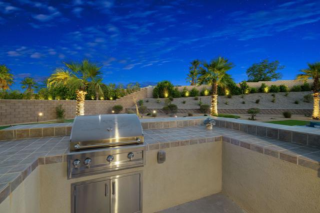 74425 Zeppelin Drive, Palm Desert CA: https://media.crmls.org/mediaz/0a391a85-f2ee-48e0-a80f-37644855a5e5.jpg