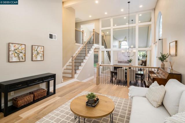 200 Hat Creek Ct, San Ramon CA: https://media.crmls.org/mediaz/0a3aa35a-d263-45d4-a1e7-9e60318d5ab1.jpg