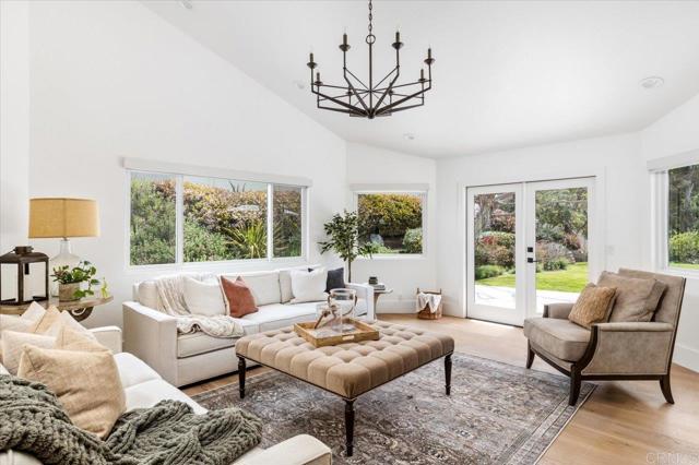 Detail Gallery Image 12 of 34 For 668 Matagual, Vista,  CA 92081 - 4 Beds | 3 Baths
