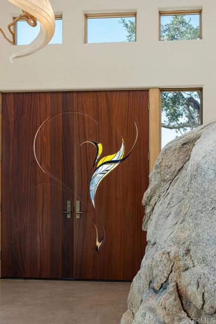 10027 Tall Oak Drive, Escondido CA: https://media.crmls.org/mediaz/0a3b775a-572e-4cc6-b7e9-e60c99ebfe3c.jpg