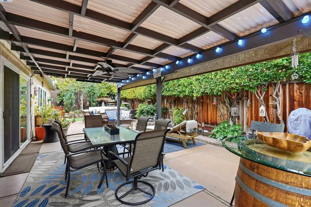 4490 Buckthorn Ct, Concord CA: https://media.crmls.org/mediaz/0a3c10ea-300e-4323-a5e0-2e0d884db5af.jpg