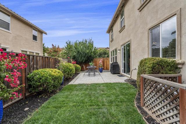 130 Lusitano Way, Gilroy CA: https://media.crmls.org/mediaz/0a3c6e8a-128d-446e-863d-f70da475b05a.jpg