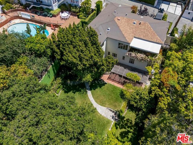 1591 Sunset Plaza Drive, Los Angeles CA: https://media.crmls.org/mediaz/0a3ca767-23e0-42bf-b400-4dd3b1ce4c5c.jpg